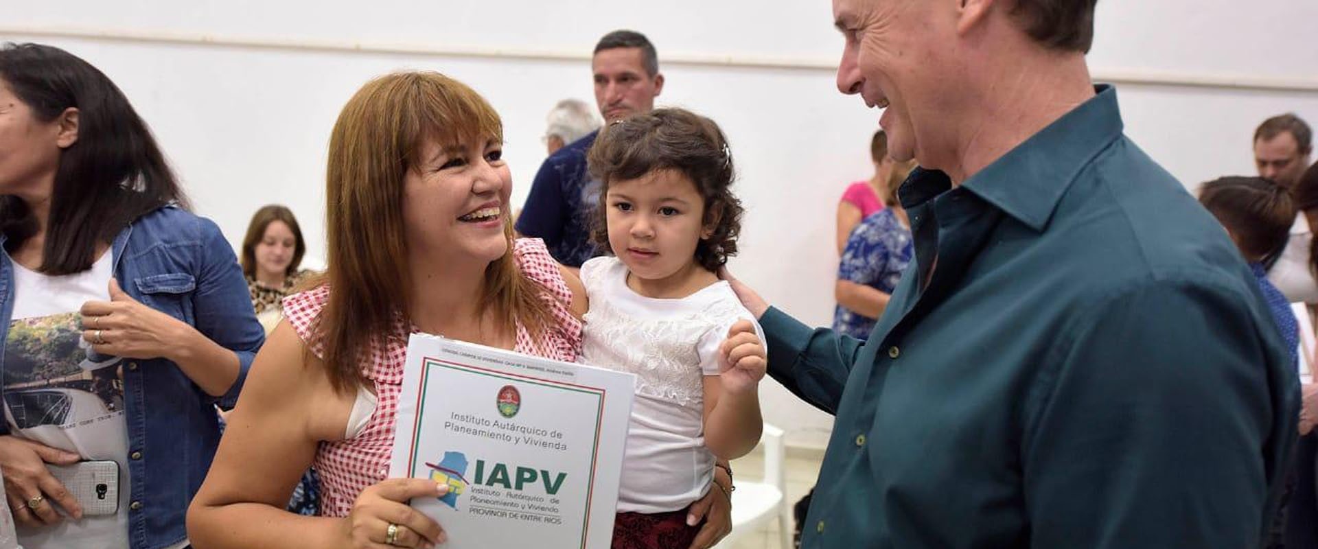 En otras siete ciudades entrerrianas se construirán nuevas viviendas con recursos provinciales