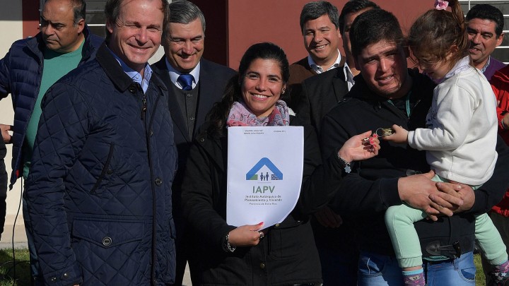 La vivienda es un derecho constitucional, afirmó Bordet