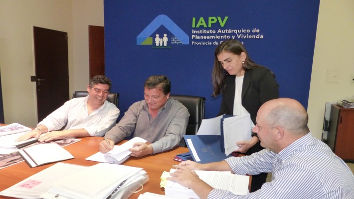 Comenzarán a construir nuevas viviendas en Hasenkamp con recursos provinciales