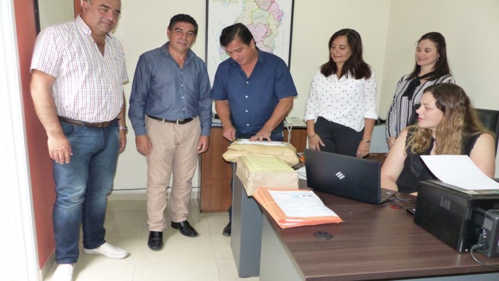 Dos oferentes para construir viviendas con recursos provinciales en Santa Elena