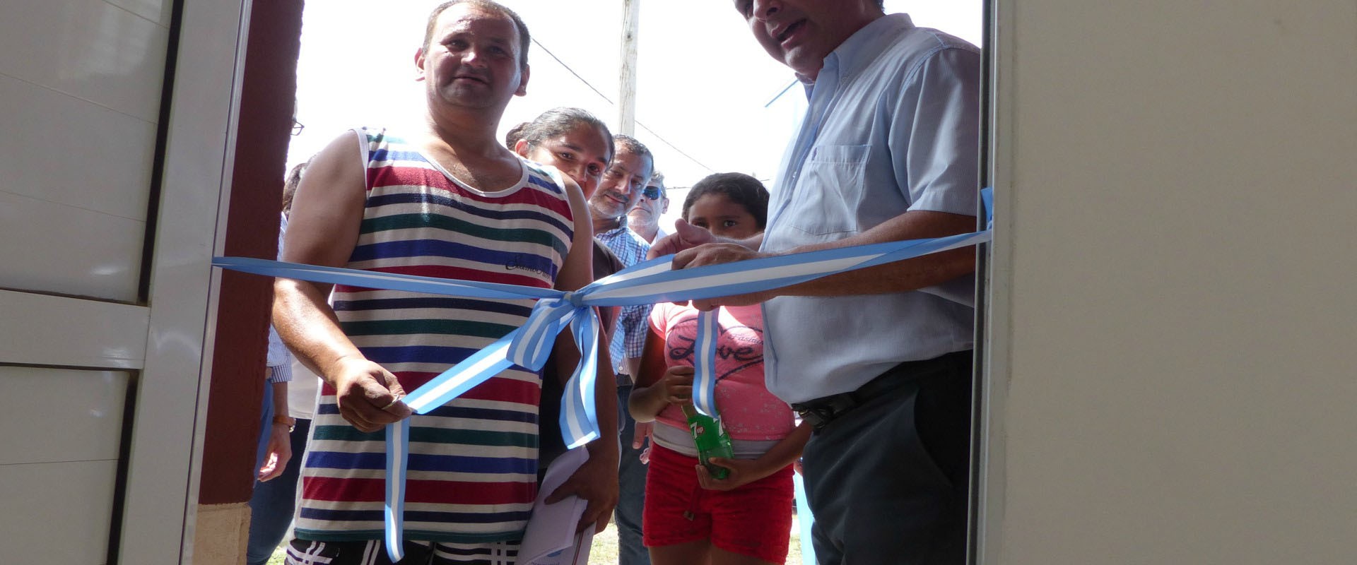 Se entregan viviendas a 12 familias de docentes técnicos de Seguí