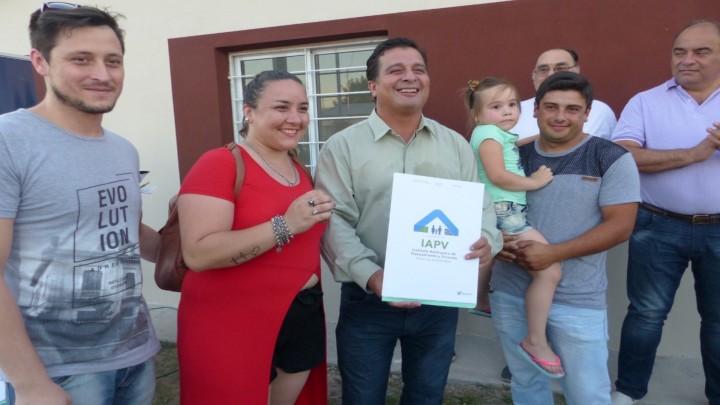 Docentes de Viale cumplieron el sueño de la casa propia