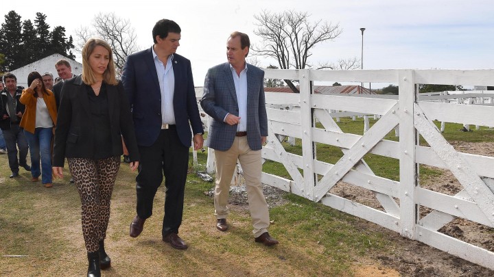 Bordet llevó a Nogoyá créditos blandos para el sector lechero