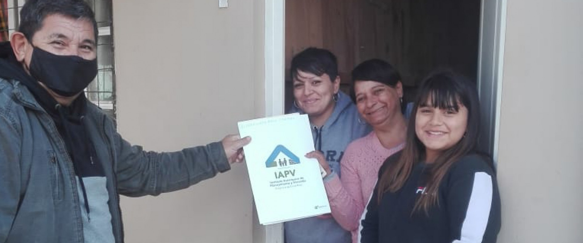 Más de 130 familias de Concepción del Uruguay cuentan con las escrituras de sus viviendas sociales