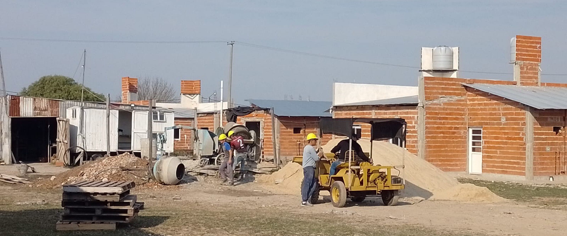 Con fondos provinciales reanudaron la terminación de 48 viviendas en Federal