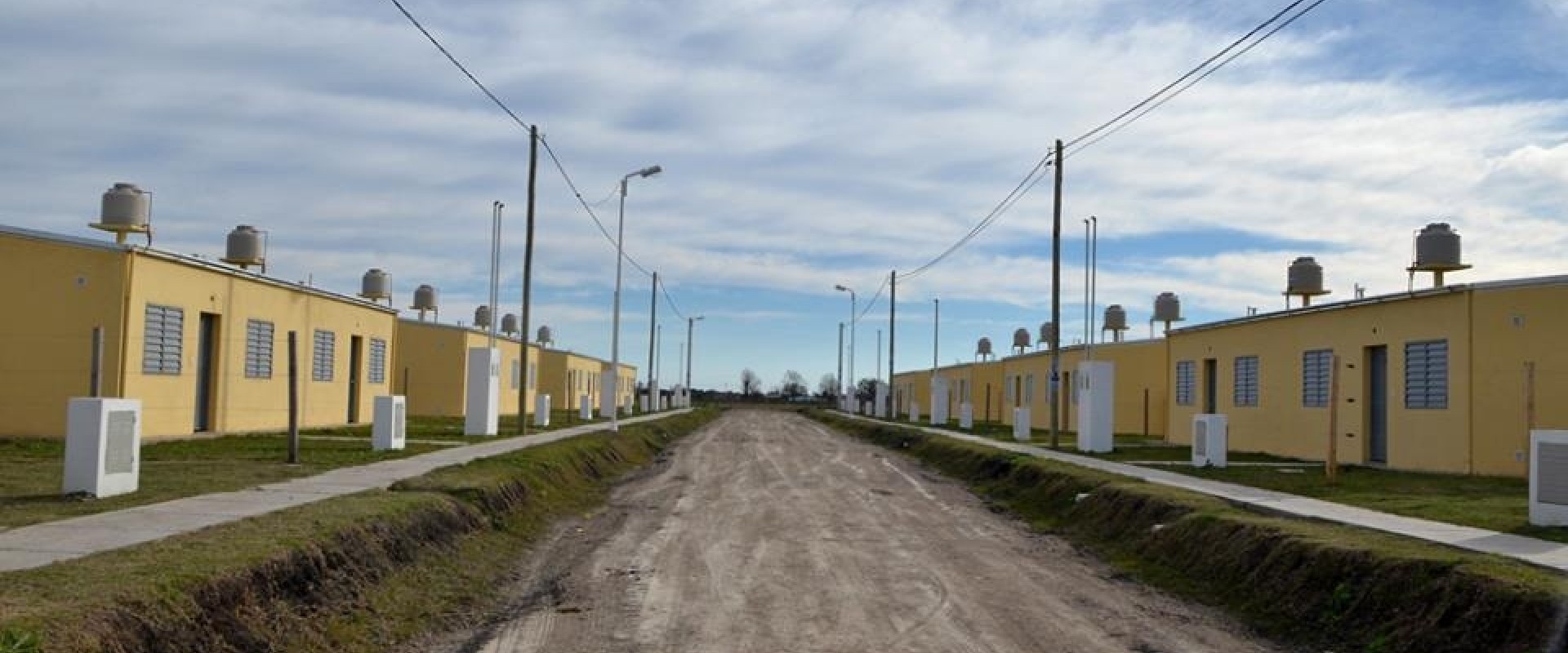 Inscriben y actualizan datos para acceder a una vivienda en Concepción del Uruguay