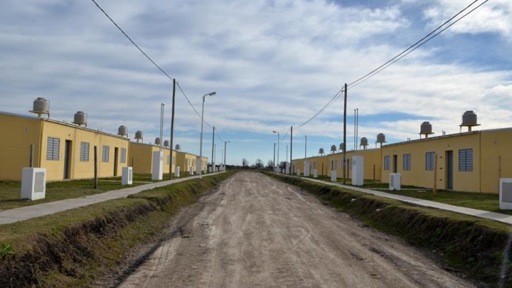 Inscriben y actualizan datos para acceder a una vivienda en Concepción del Uruguay