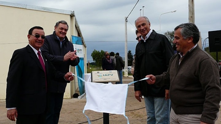 El gobierno inauguró 10 nuevas viviendas en Ubajay